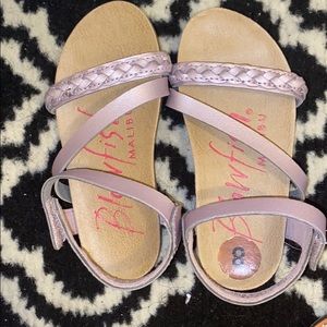 Cross over sandal
